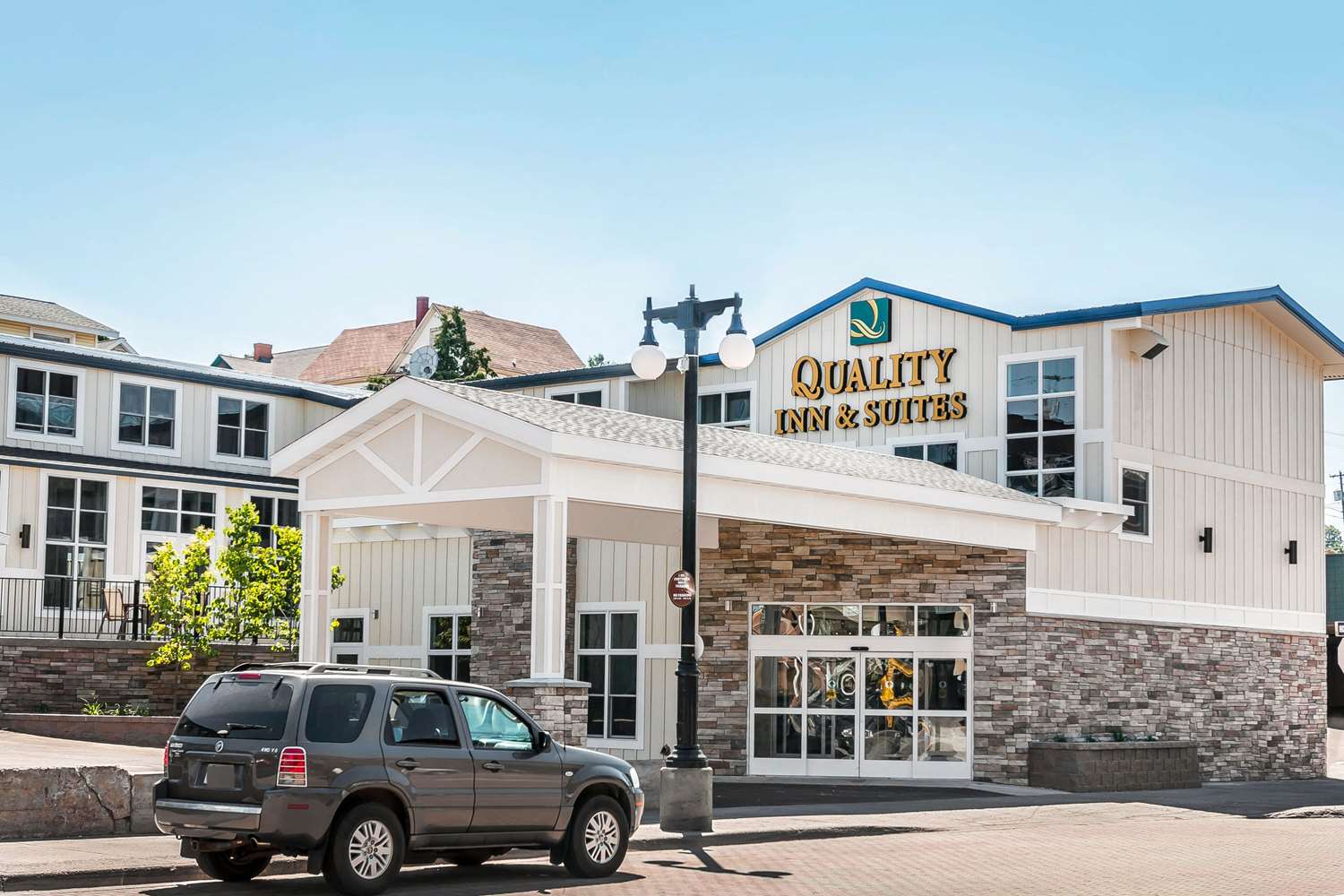 Hotel QUALITY INN & SUITES NEAR CARNEGIE MUSEUM