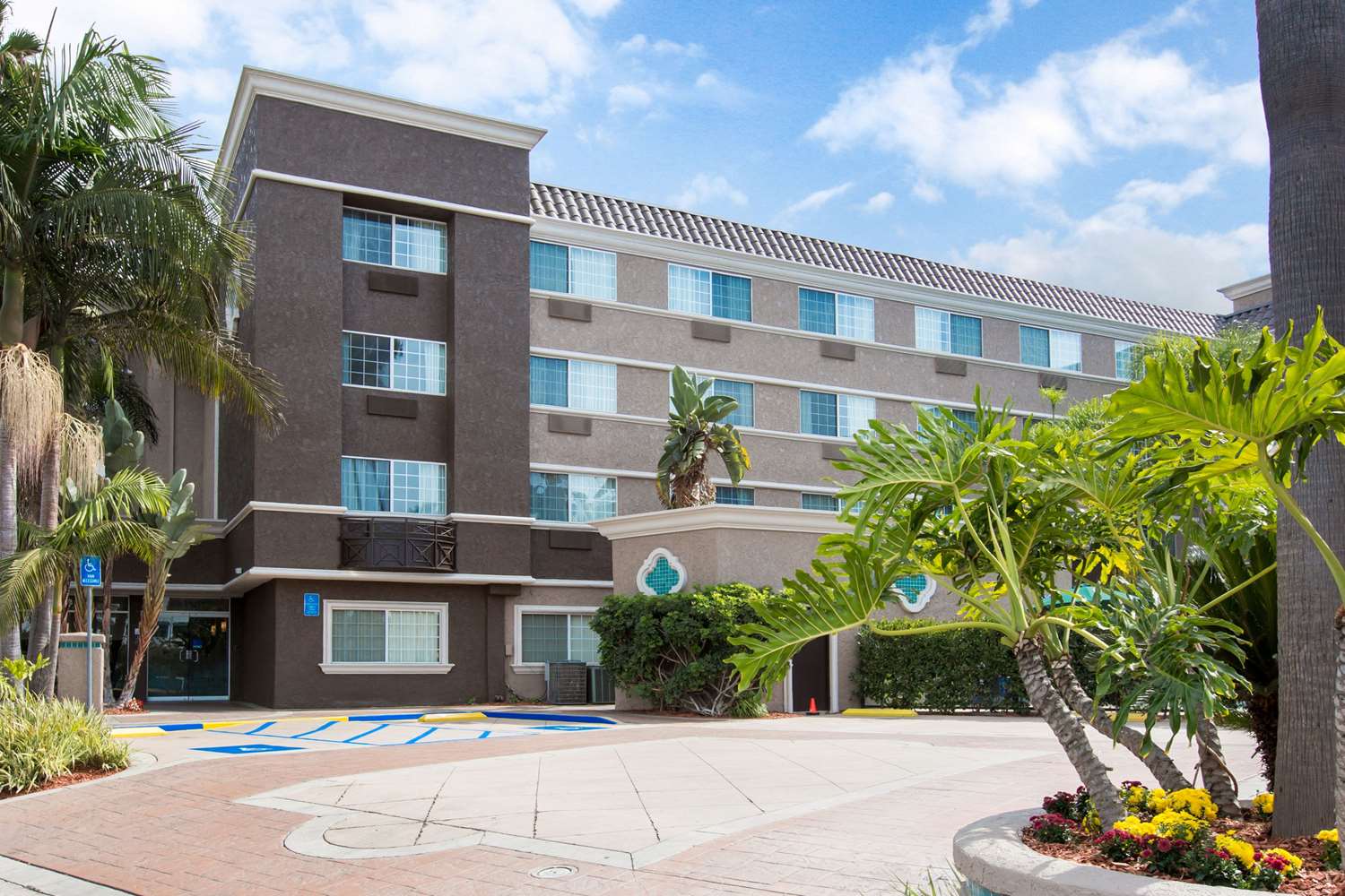 Hotel COMFORT INN & SUITES SAN DIEGO - ZOO SEAWORLD AREA