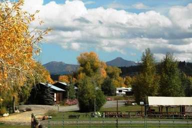 Hotel FIRESIDE INN AND CABINS