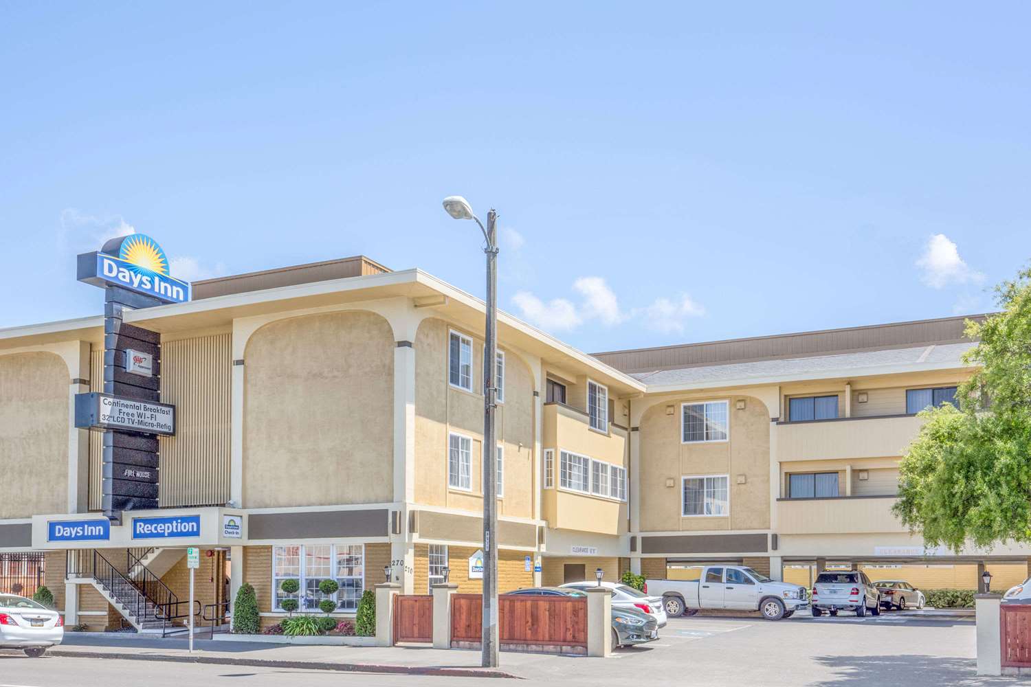 Hotel DAYS INN EUREKA CA