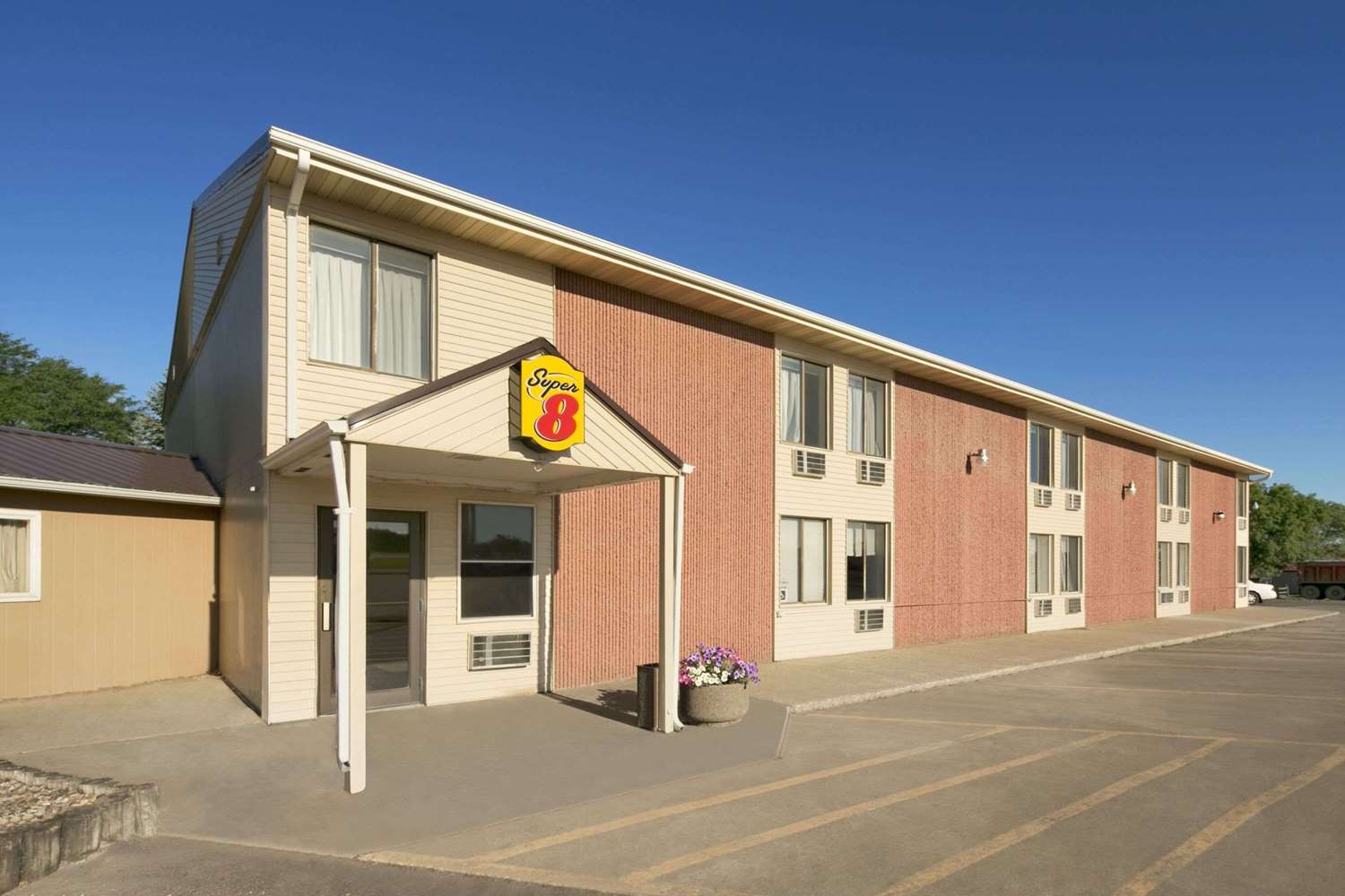 Hotel SUPER 8 REDFIELD