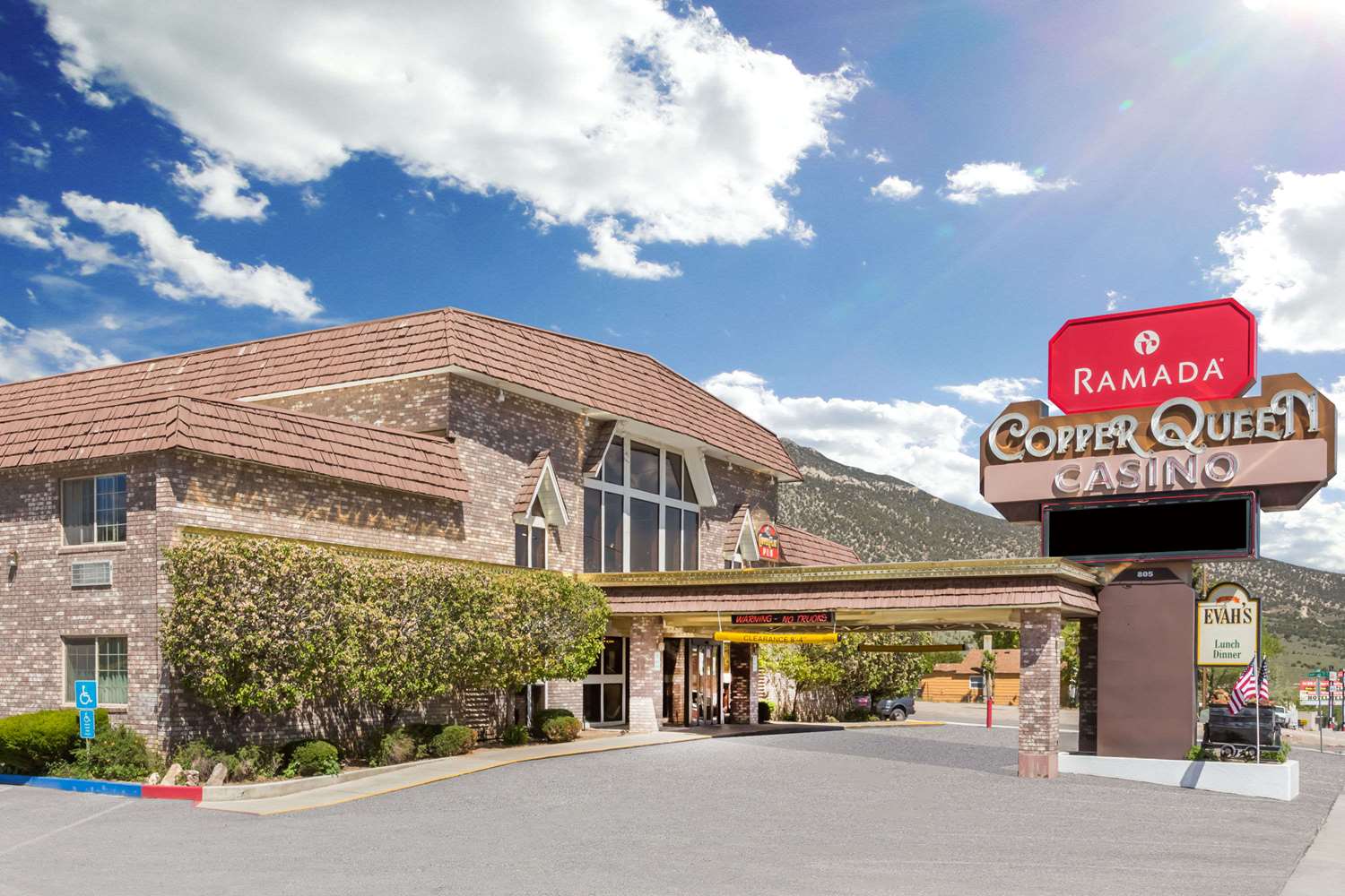 Hotel RAMADA ELY