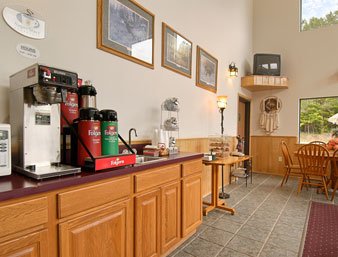 Hotel SUPER 8 MTL NEWBERRY MI