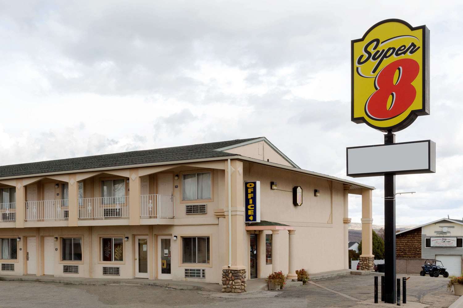 Hotel SUPER 8 BY WYNDHAM EVANSTON