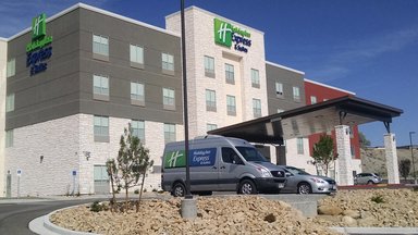 Hotel HOLIDAY INN EXPRESS & SUITES PRICE