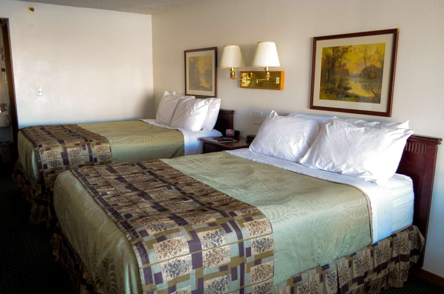 Hotel NATIONAL 9 INN PRICE