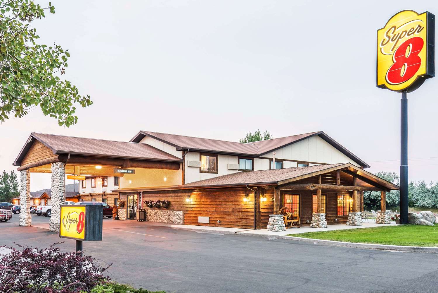 Hotel SUPER 8 HARDIN