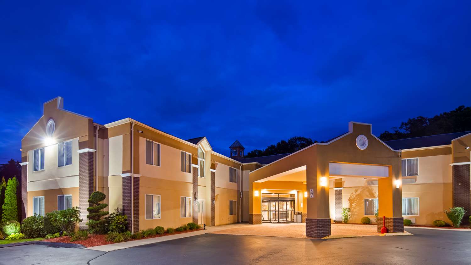 Hotel BEST WESTERN PLUS NEW ENGLAND INN & SUITES