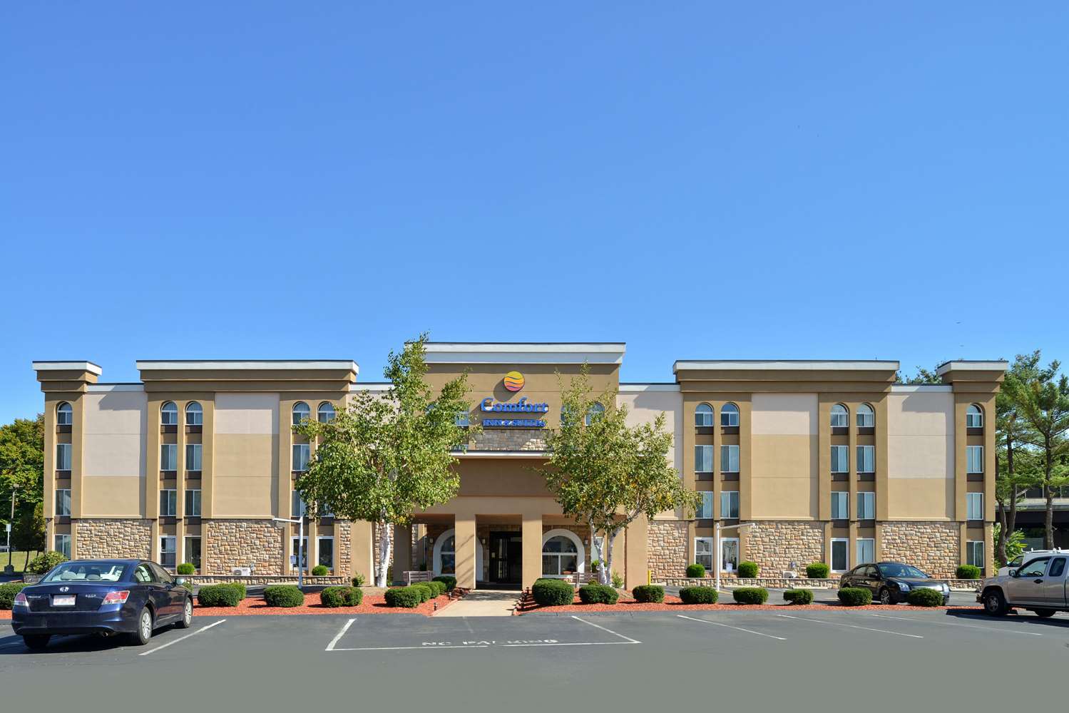 Hotel COMFORT INN & SUITES EAST HARTFORD - HARTFORD