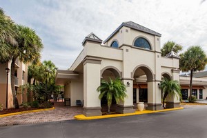 Hotel DAYS INN & SUITES ORLANDO AIRPORT