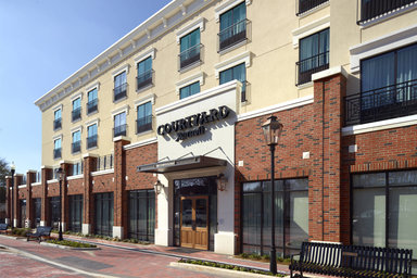 Hotel COURTYARD LAGRANGE