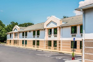 Hotel QUALITY INN SANDERSVILLE