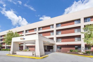 Hotel BAYMONT INN & SUITES DAVENPORT