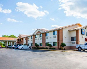 Hotel COMFORT INN MOLINE - QUAD CITIES
