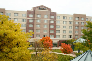 Hotel RADISSON ON JOHN DEERE COMMONS-MOLINE