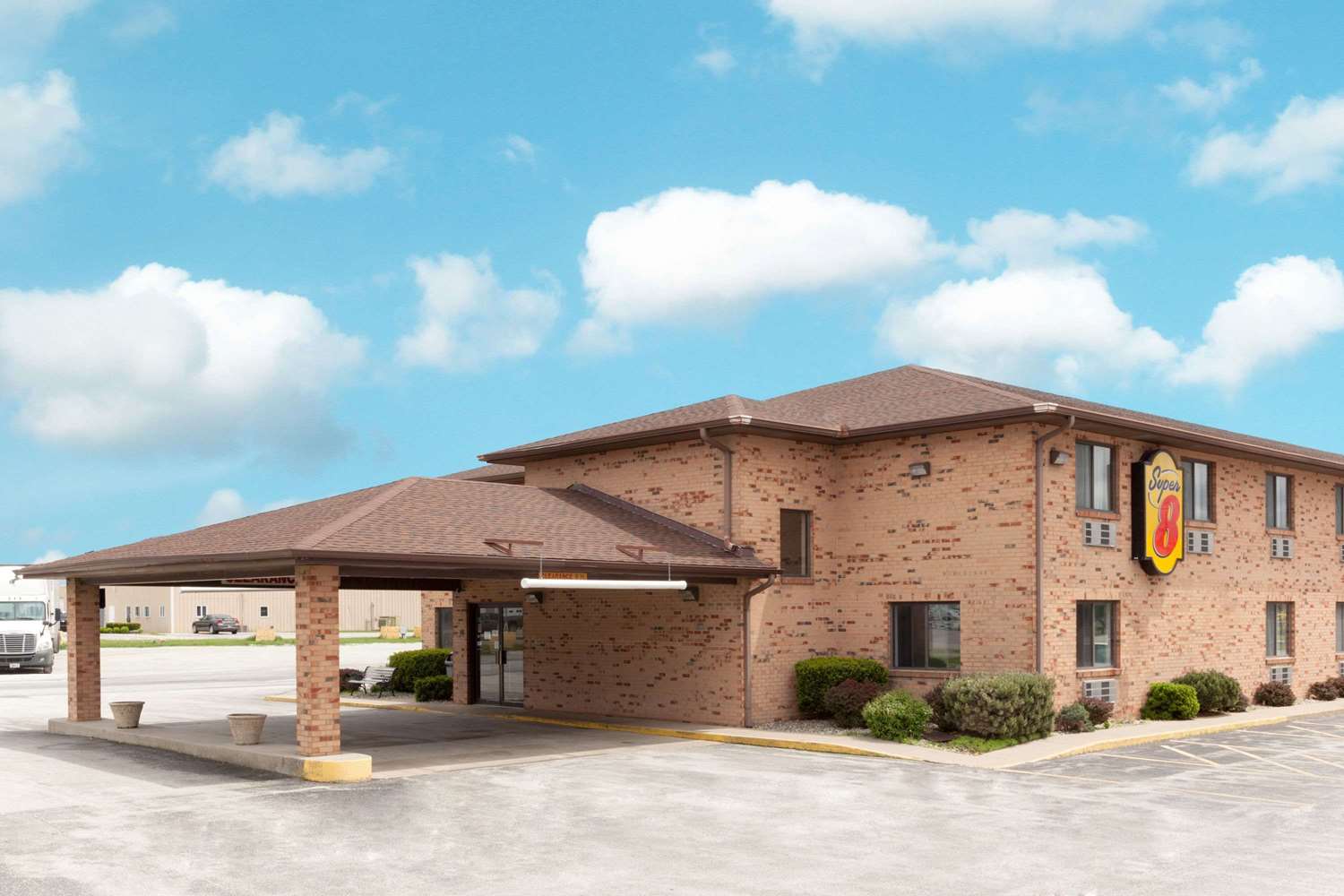Hotel SUPER 8 BY WYNDHAM GILMAN