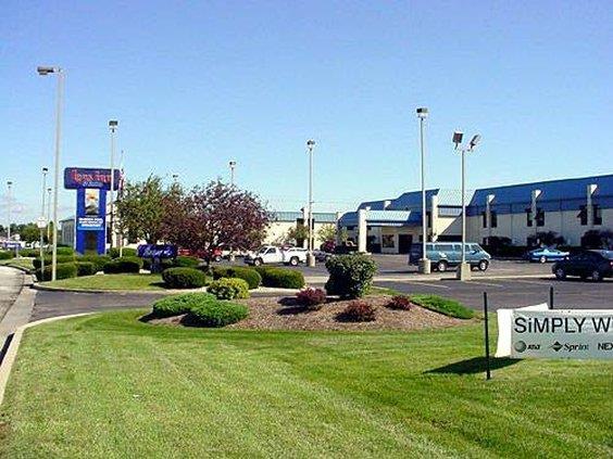 Hotel LEES INN AND SUITES MUNCIE