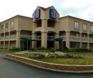 Hotel MOTEL 6 INDIANAPOLIS NORTH EAST