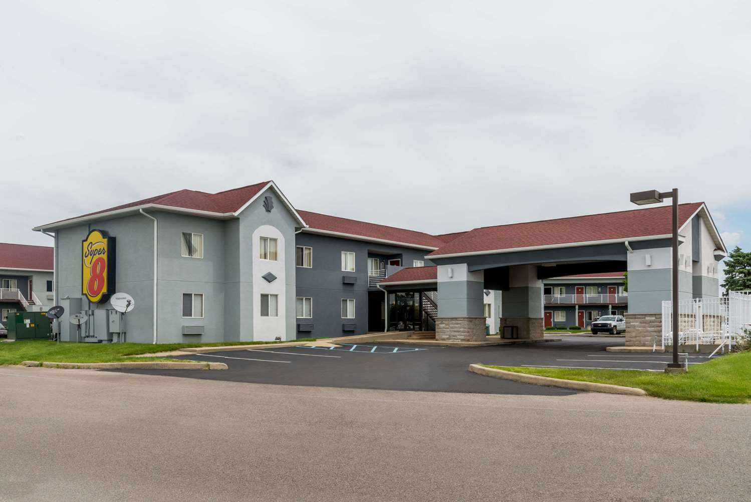Hotel SUPER 8 BY WYNDHAM INDIANAPOLIS/NE/CASTLETON AREA