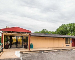 Hotel RODEWAY INN SAINT CHARLES