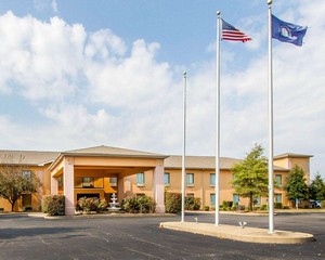 Hotel QUALITY INN & SUITES BENTON - DRAFFENVILLE