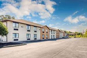 Hotel QUALITY INN & SUITES METROPOLIS