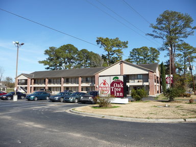 Hotel OAK TREE INN LIVONIA
