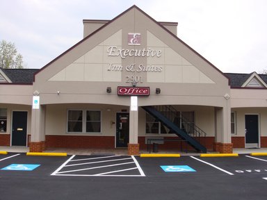 Hotel EXECUTIVE INN AND SUITES