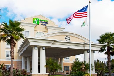 Hotel HOLIDAY INN EXPRESS & SUITES TAMPA-I-75 @ BRUCE B. DOWNS