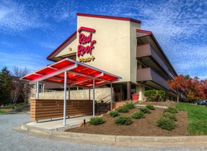 Hotel RED ROOF PLUS+ BALTIMORE-WASHINGTON DC/BWI AIRPORT