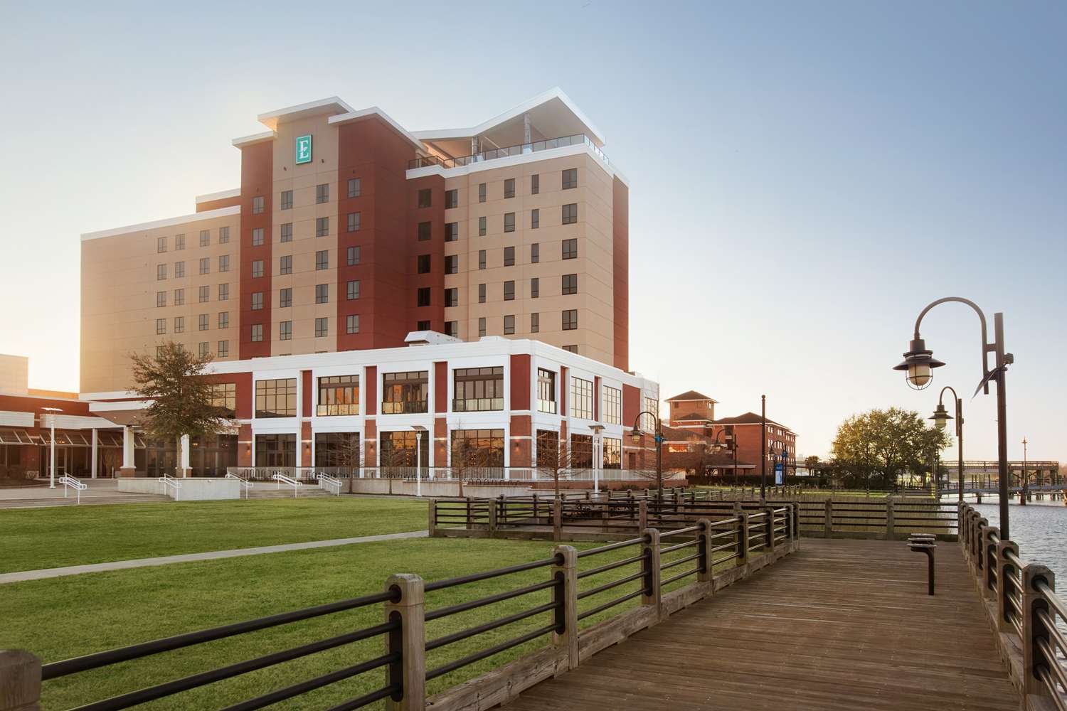 Hotel EMBASSY SUITES BY HILTON WILMINGTON RIVERFRONT