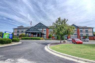 Hotel HOLIDAY INN EXPRESS & SUITES WALLACE-HWY 41
