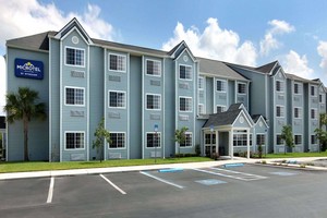 Hotel MICROTEL INN & SUITES BY WYNDHAM ZEPHYRHILLS