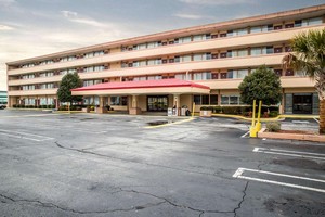 Hotel RED CARPET INN JACKSONVILLE NC