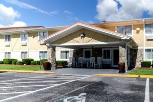 Hotel RODEWAY INN & SUITES JACKSONVILLE