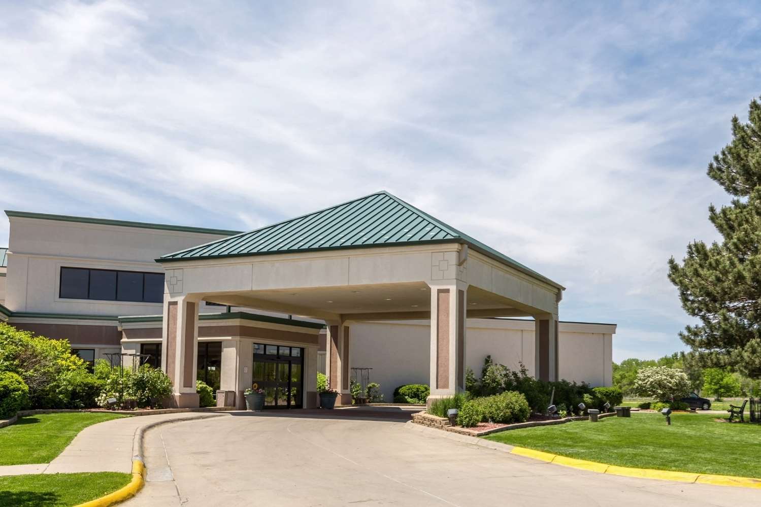 Hotel QUALITY INN & SUITES