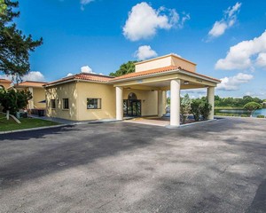 Hotel QUALITY INN & SUITES MOUNT DORA