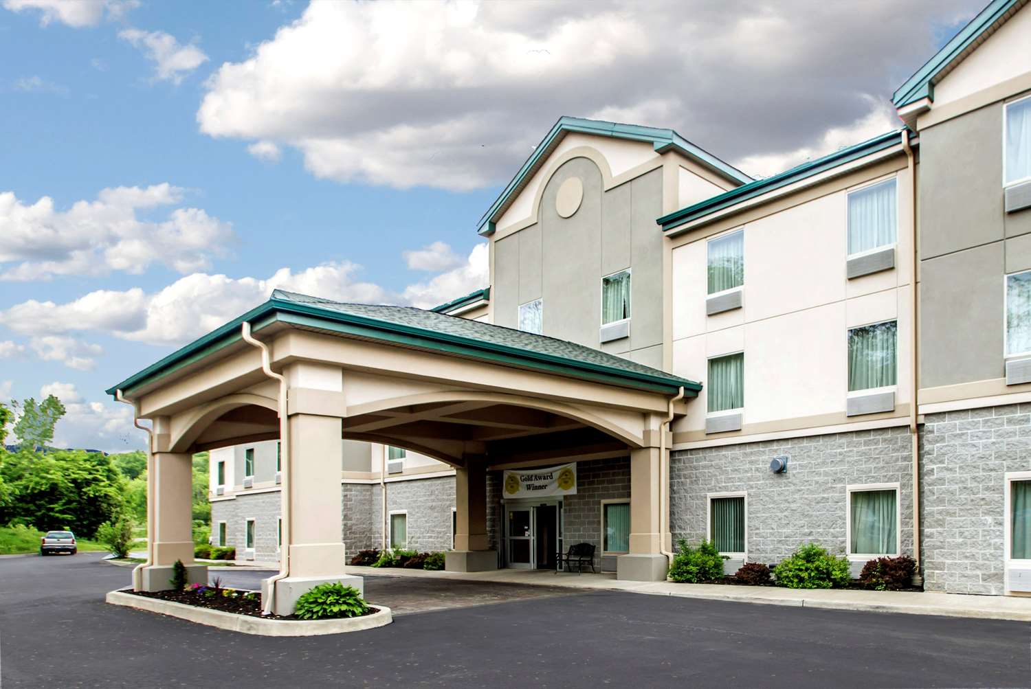 Hotel QUALITY INN & SUITES