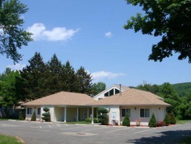Hotel ROCKY RIVER INN