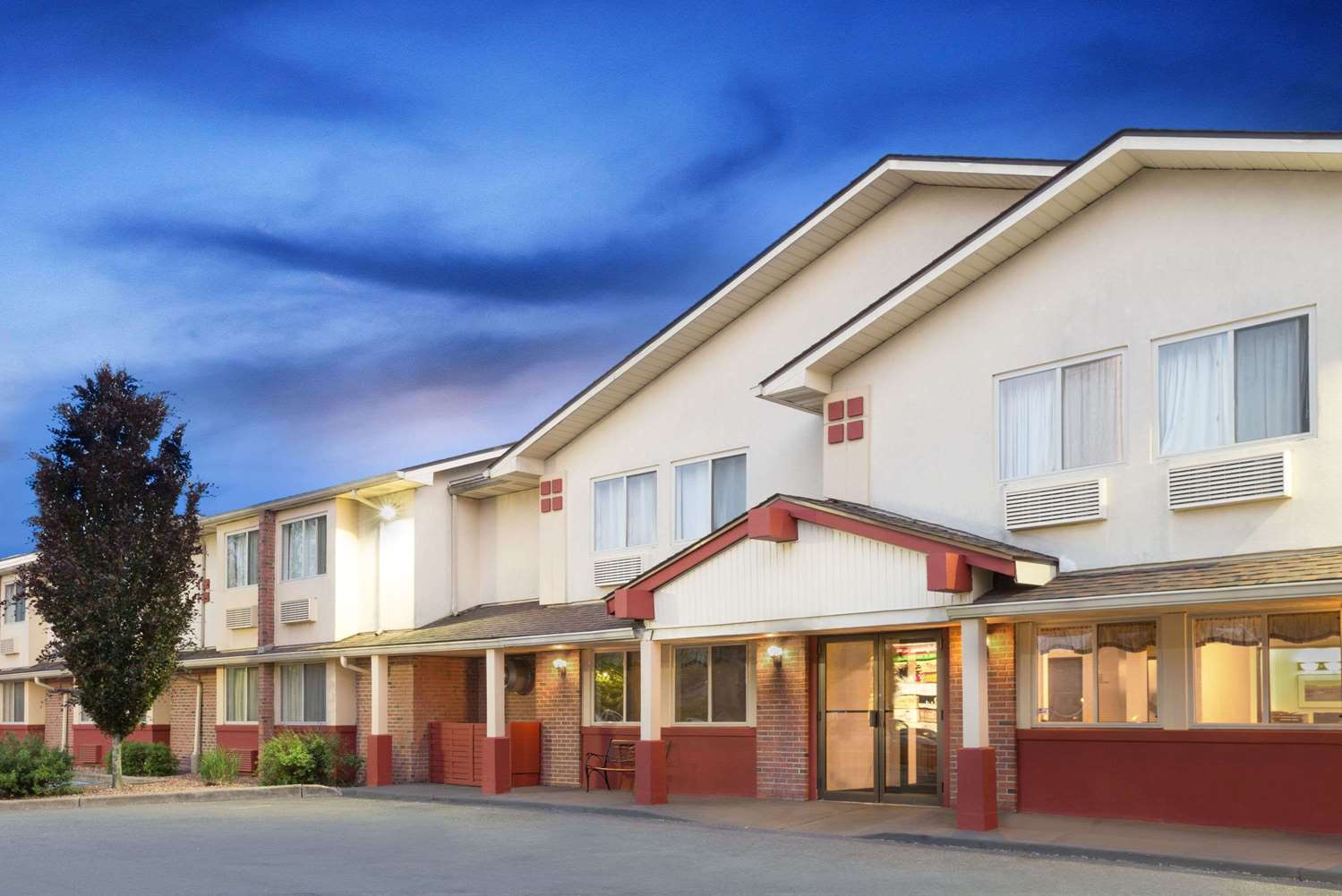 Hotel SUPER 8 KINGSTON