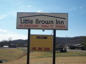 Hotel MOHICAN LITTLE BROWN INN