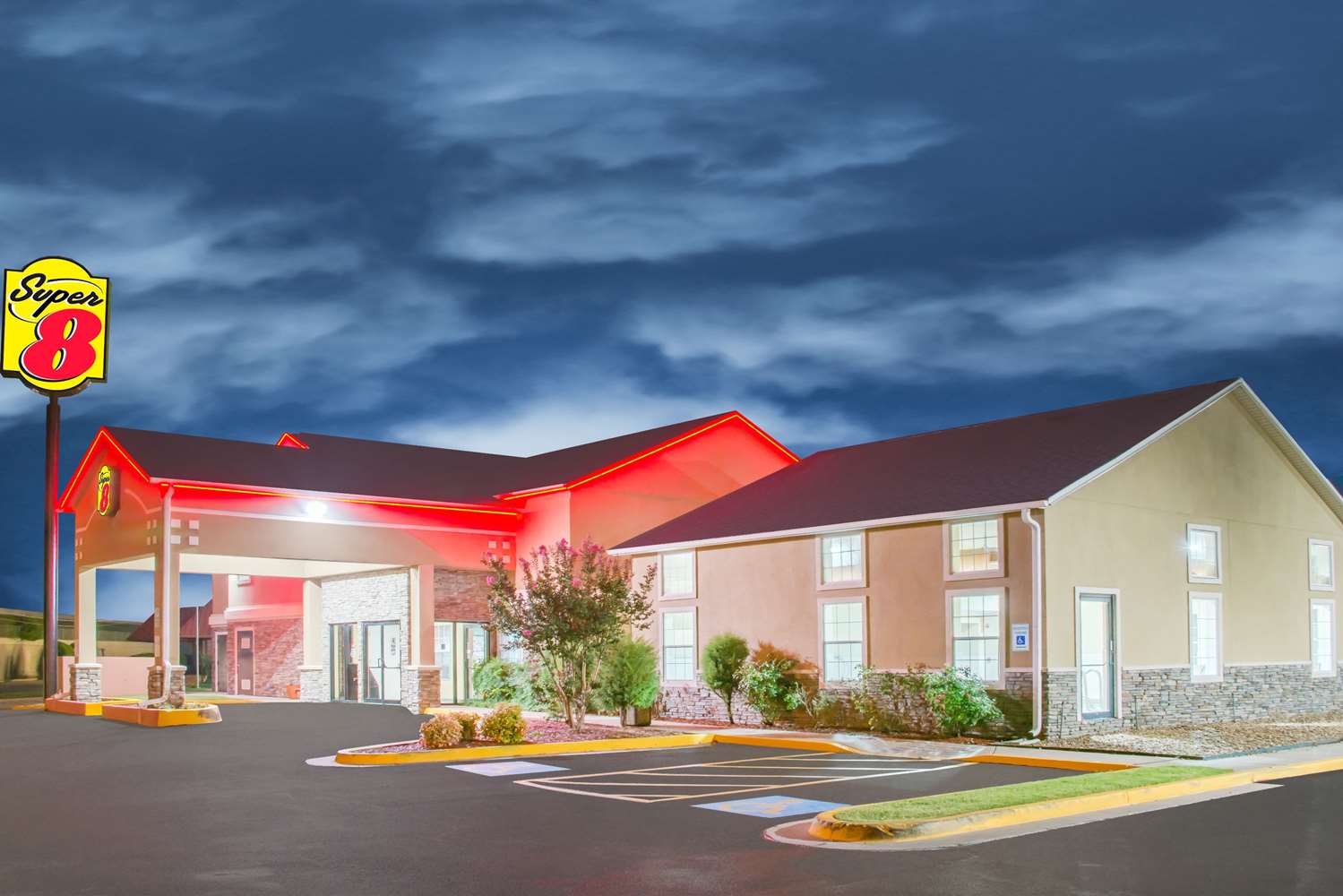 Hotel SUPER 8 TULSA OK