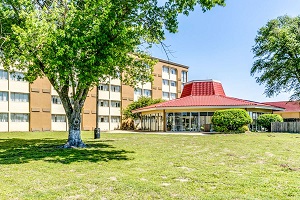 Hotel CLARION HOTEL & SUITES WICHITA