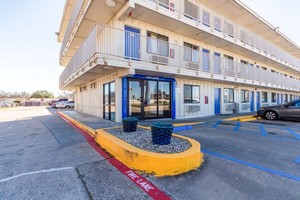Hotel MOTEL 6 DALLAS - GARLAND