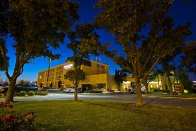 Hotel DOUBLETREE BY HILTON WICHITA AIRPORT