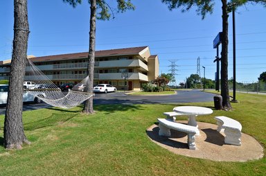 Hotel AMERICAS BEST VALUE INN-MEMPHIS/AIRPORT