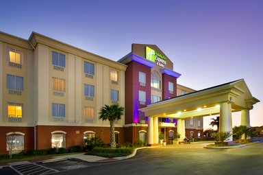 Hotel HOLIDAY INN EXPRESS & SUITES UVALDE