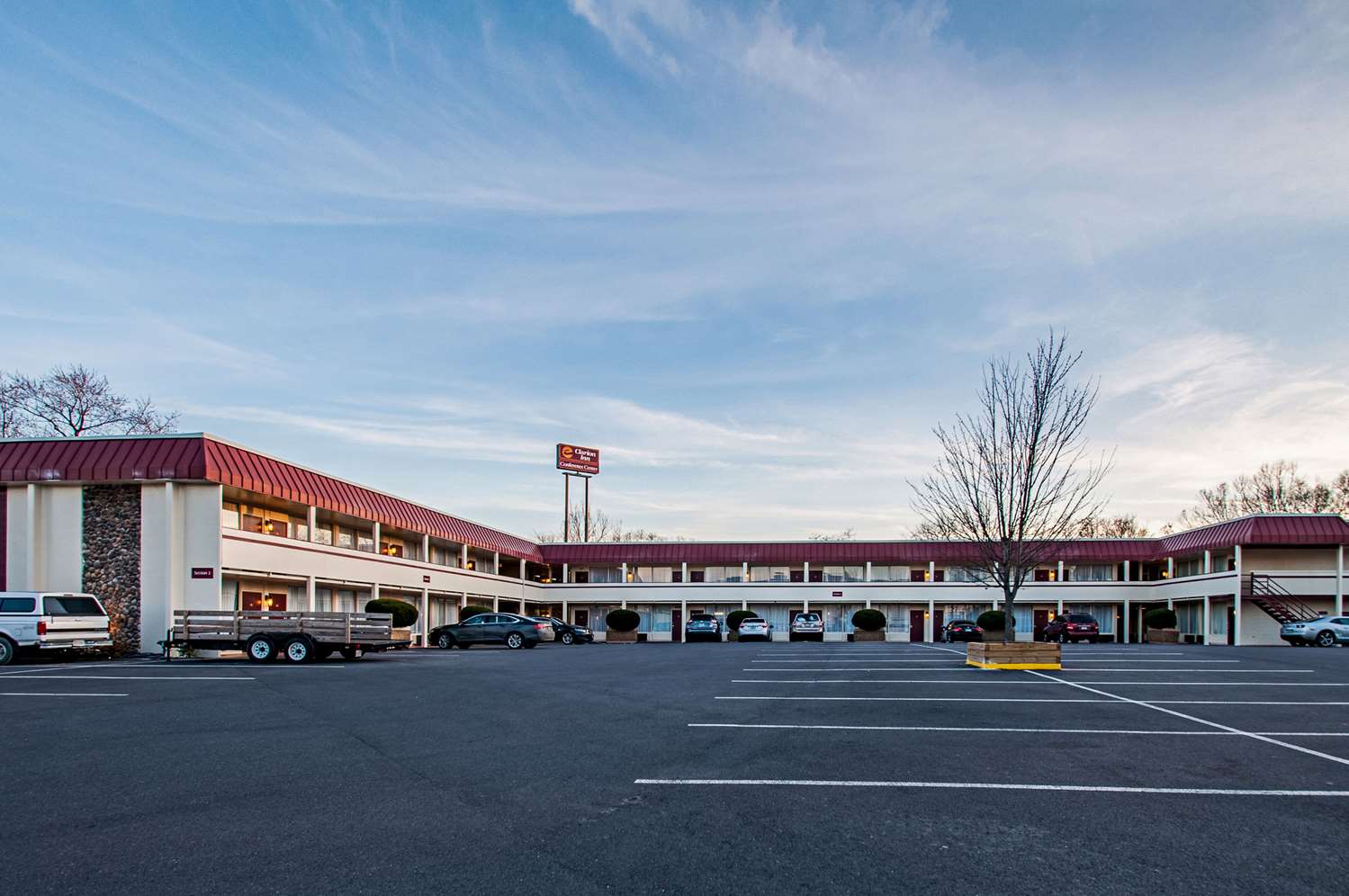 Hotel CLARION INN & CONFERENCE CENTER