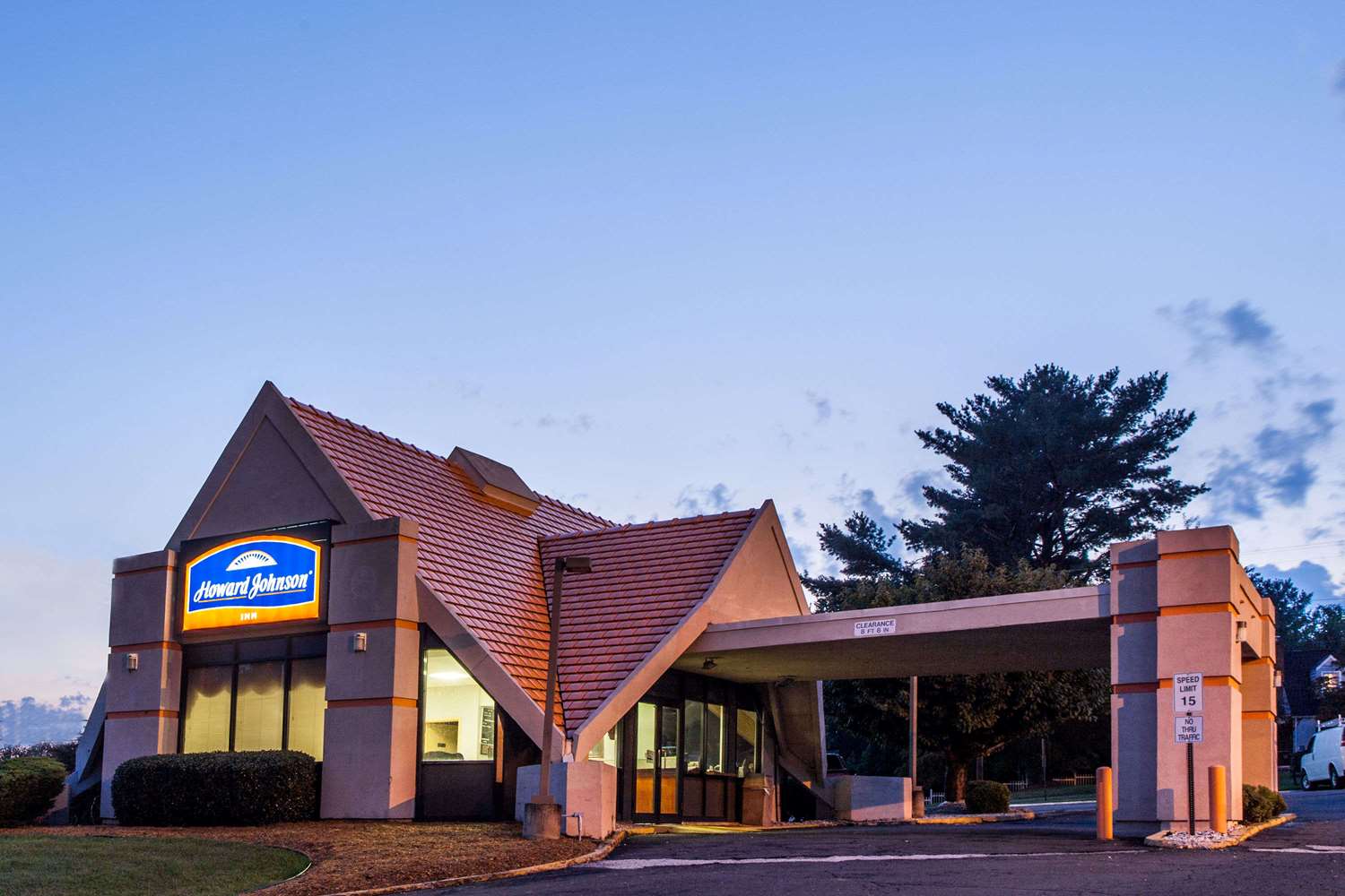 Hotel HOWARD JOHNSON INN - WARRENTON