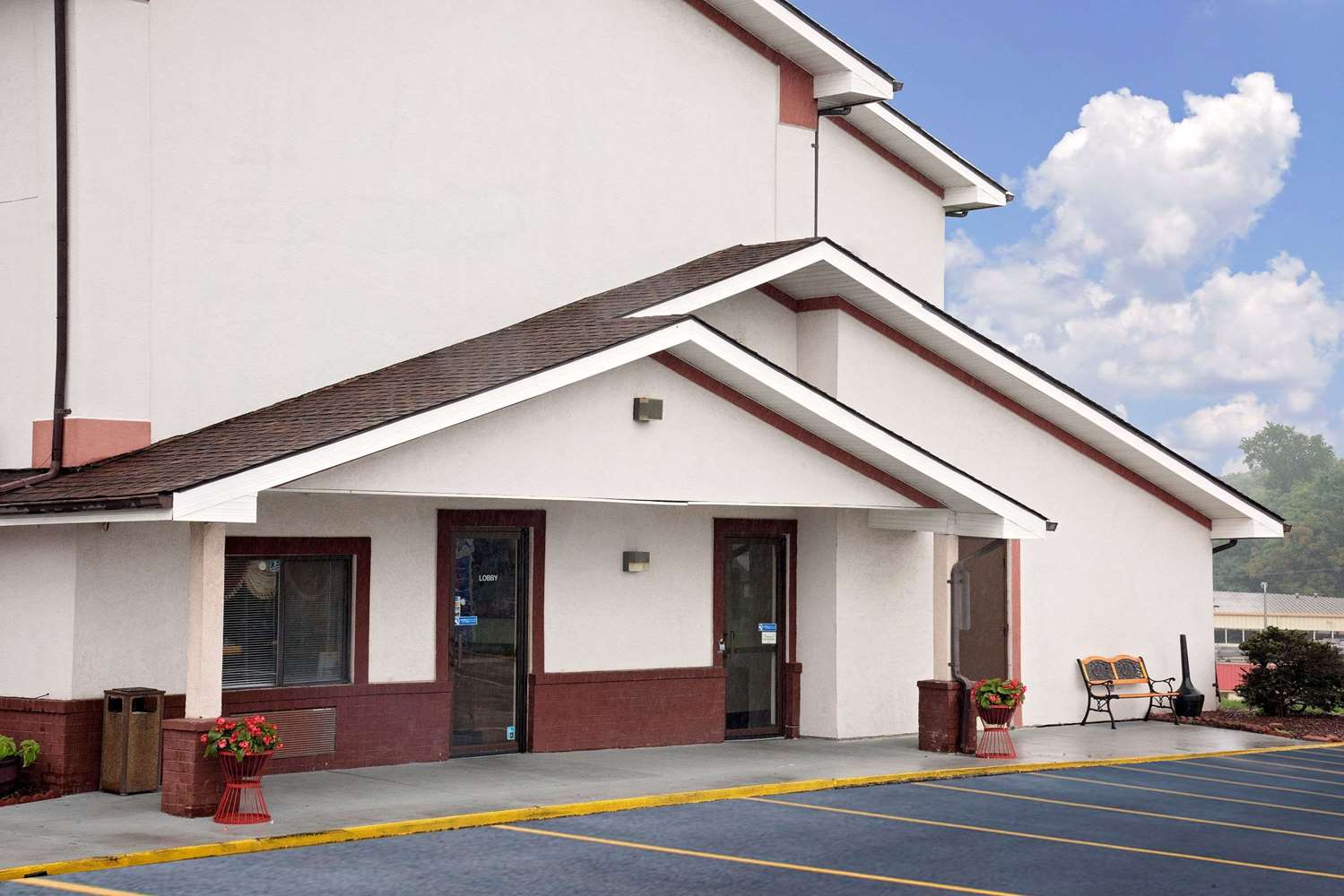 Hotel SUPER 8 BY WYNDHAM MARTINSBURG